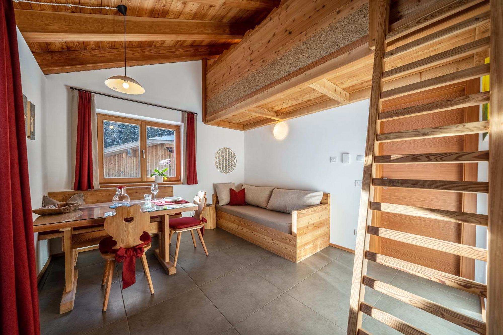 Ferienhaus Larch Soge Apt Karin Racines Exterior foto